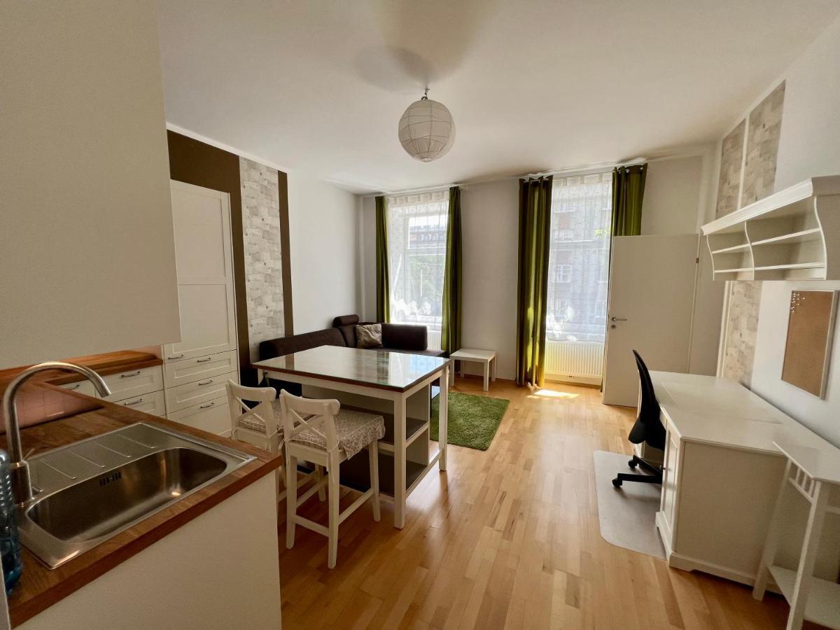 Cozy 2-Room Apartment Виена Екстериор снимка